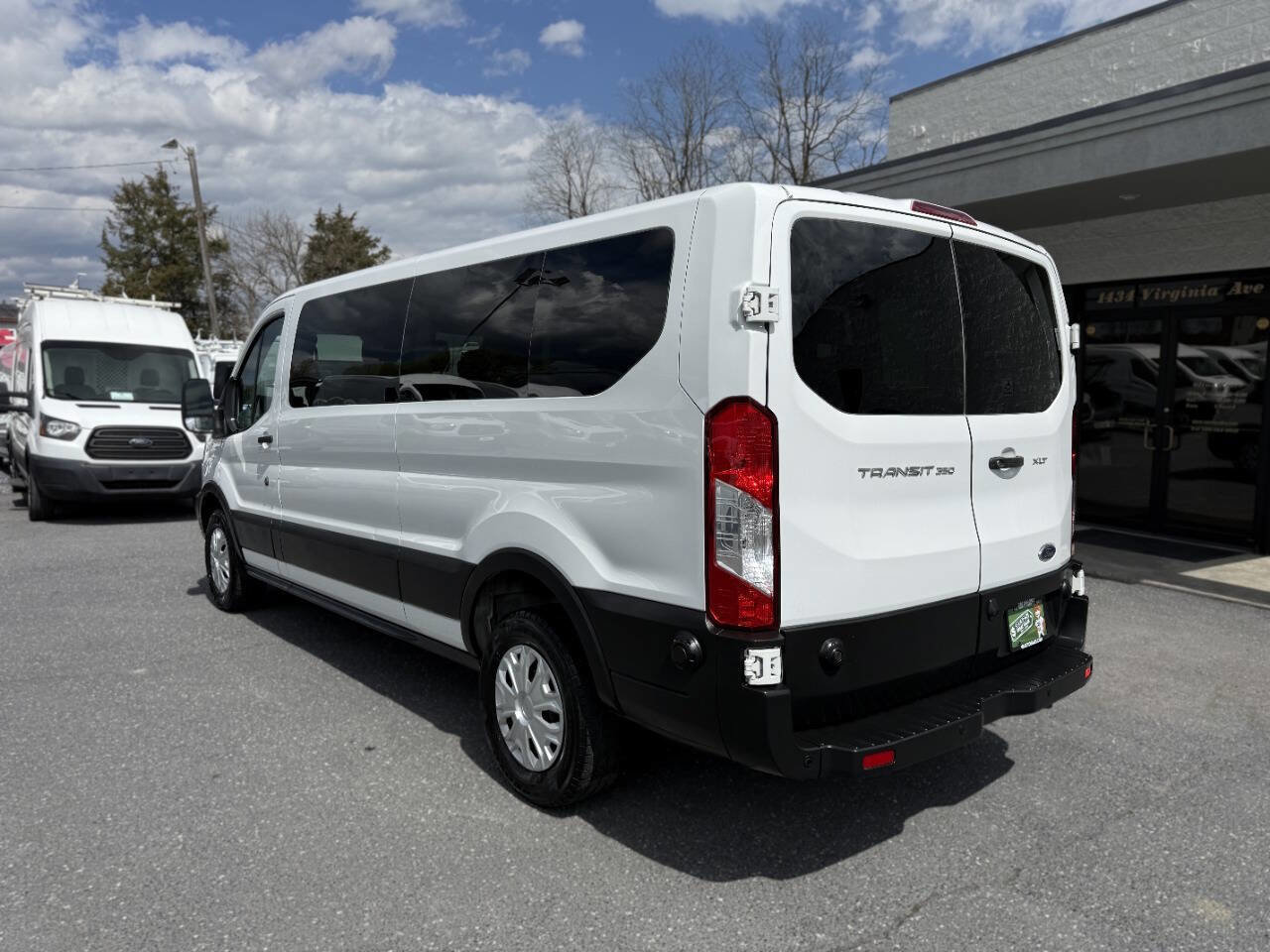 Used 2019 Ford Transit 350 XLT RWD image 2