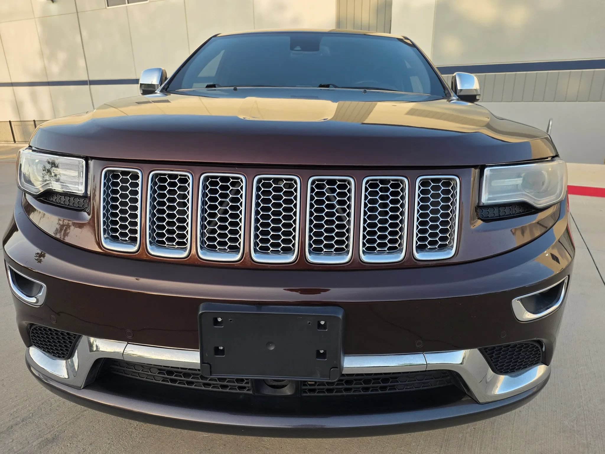 Used 2014 Jeep Grand Cherokee Summit AWD/4WD image 2