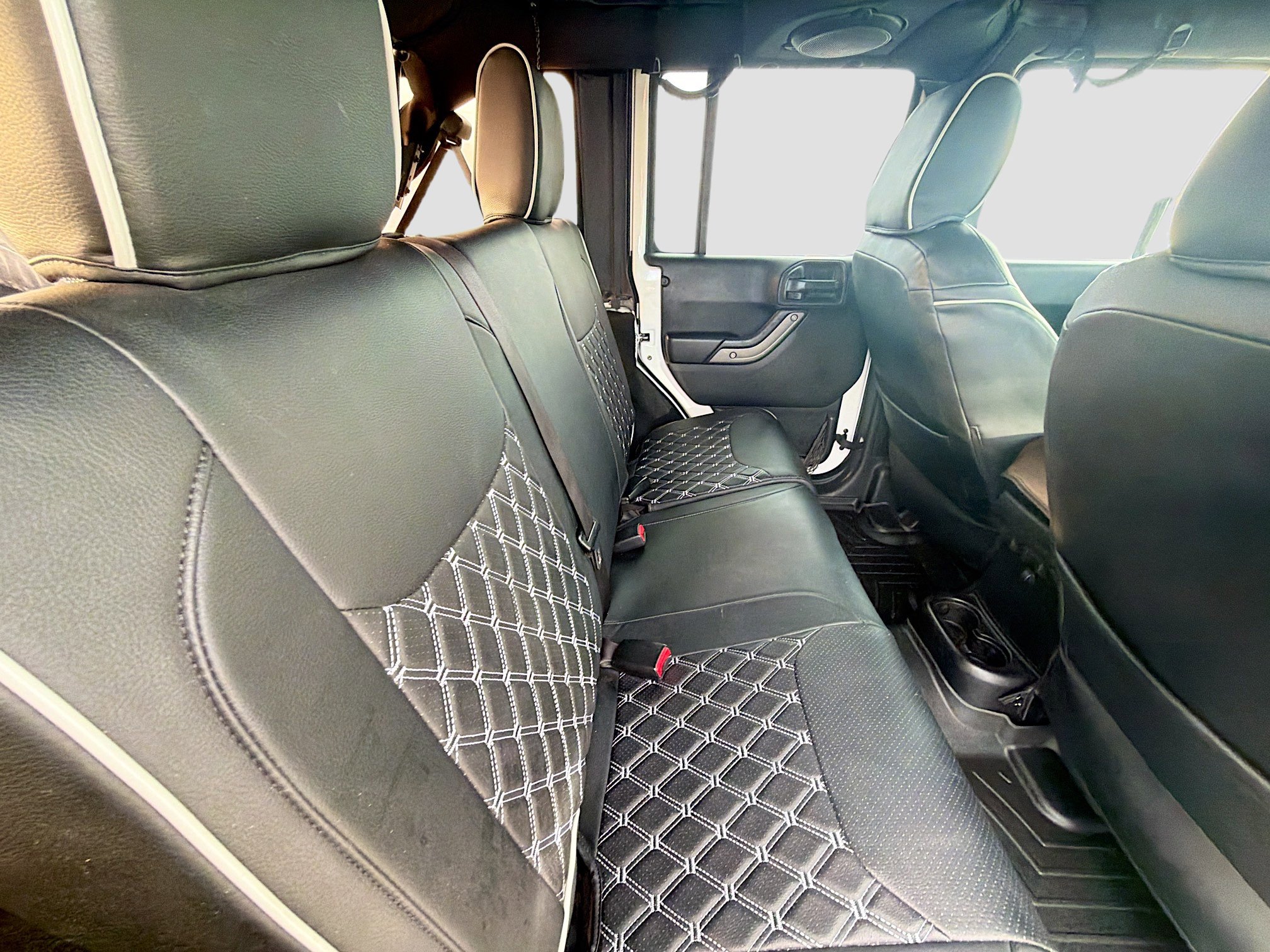 Used 2013 Jeep Wrangler Unlimited Sahara image 26