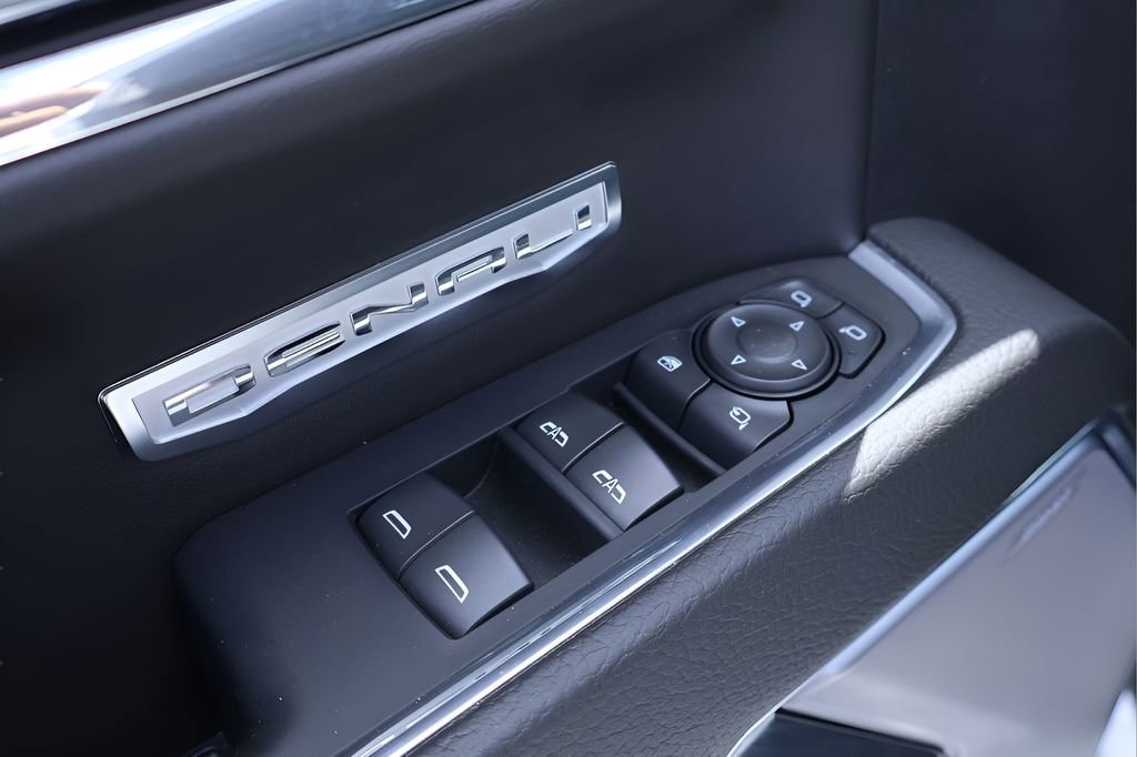 Used 2024 GMC Sierra 1500 Denali w/ Technology Package image 15