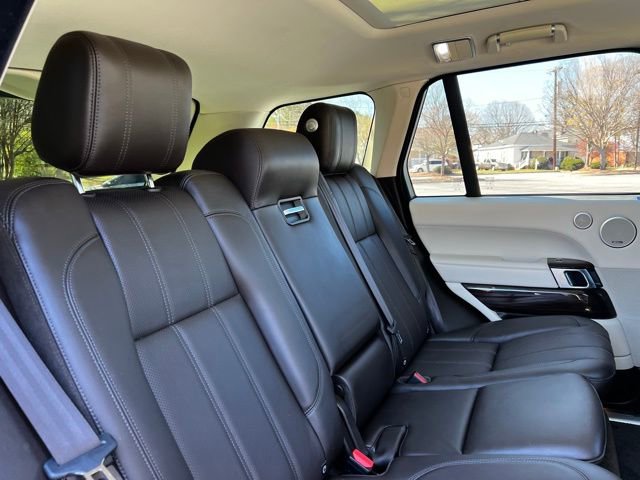 Used 2017 Land Rover Range Rover HSE image 21