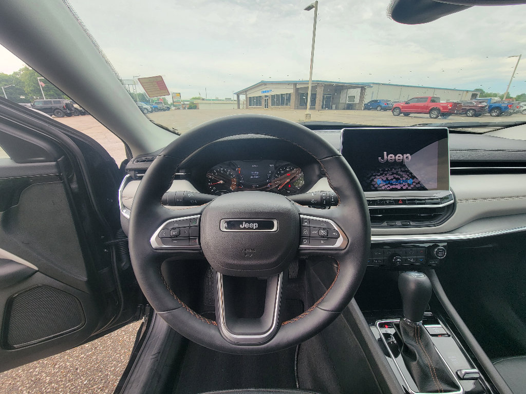 Used 2022 Jeep Compass Limited AWD/4WD image 12