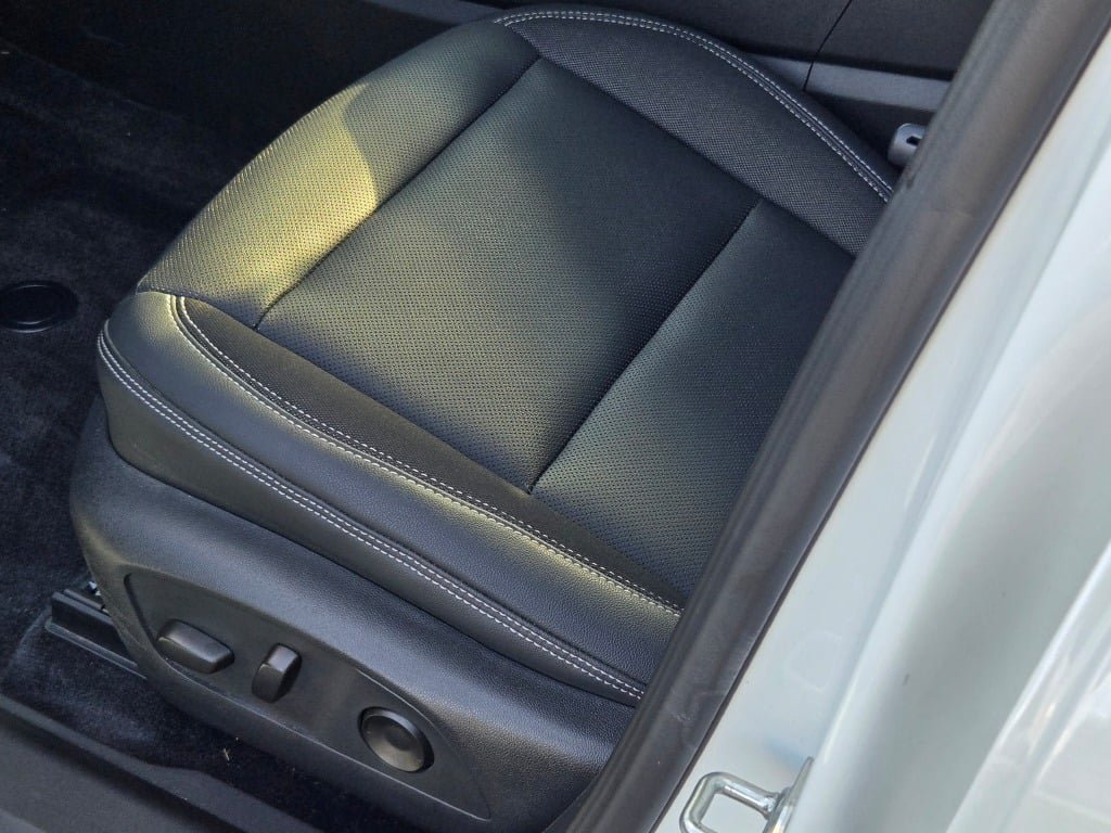 Certified 2024 Chevrolet Blazer EV LT AWD/4WD image 23