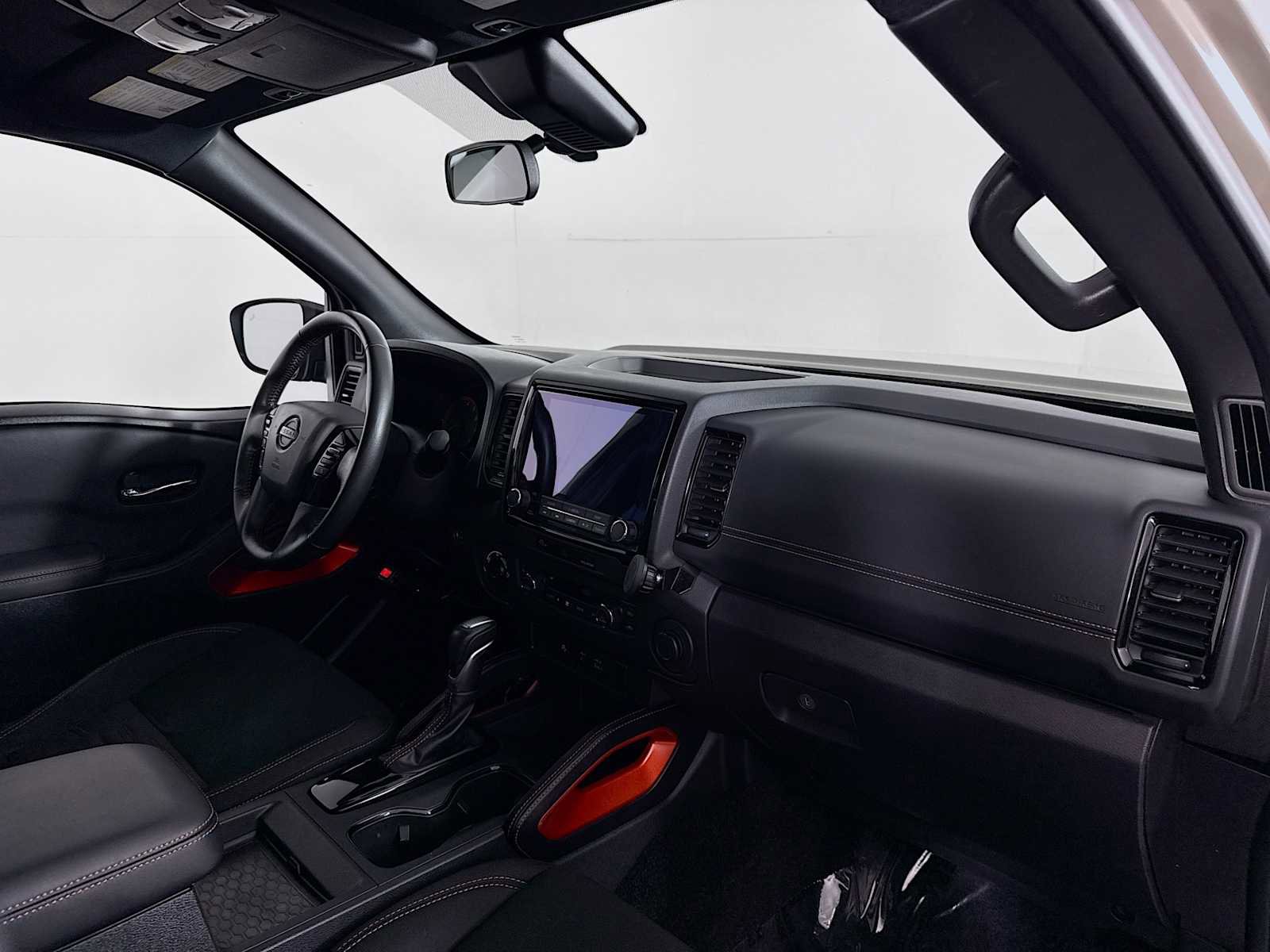 Used 2024 Nissan Frontier PRO-4X w/ Technology Package image 25