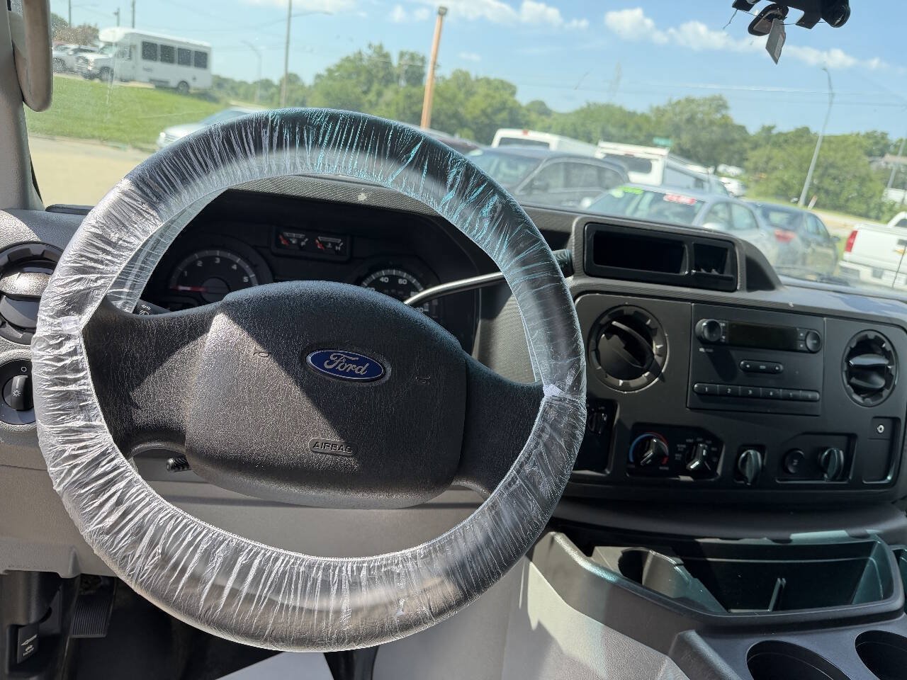 Used 2013 Ford E-150 and Econoline 150 RWD image 11