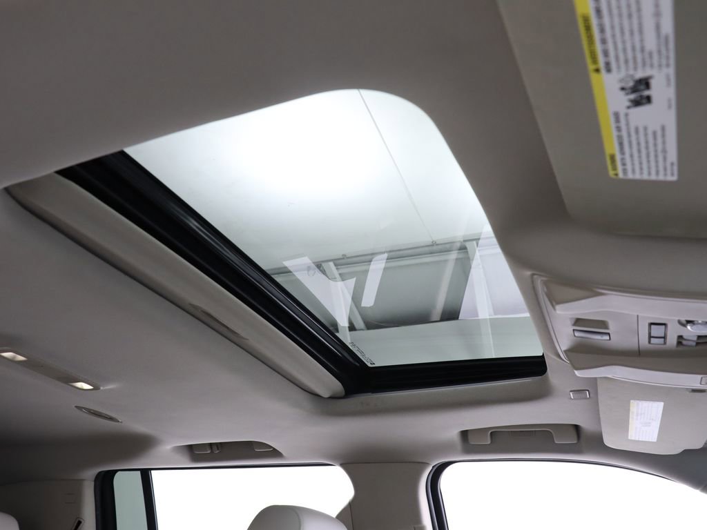 Used 2020 Cadillac Escalade ESV Luxury image 30