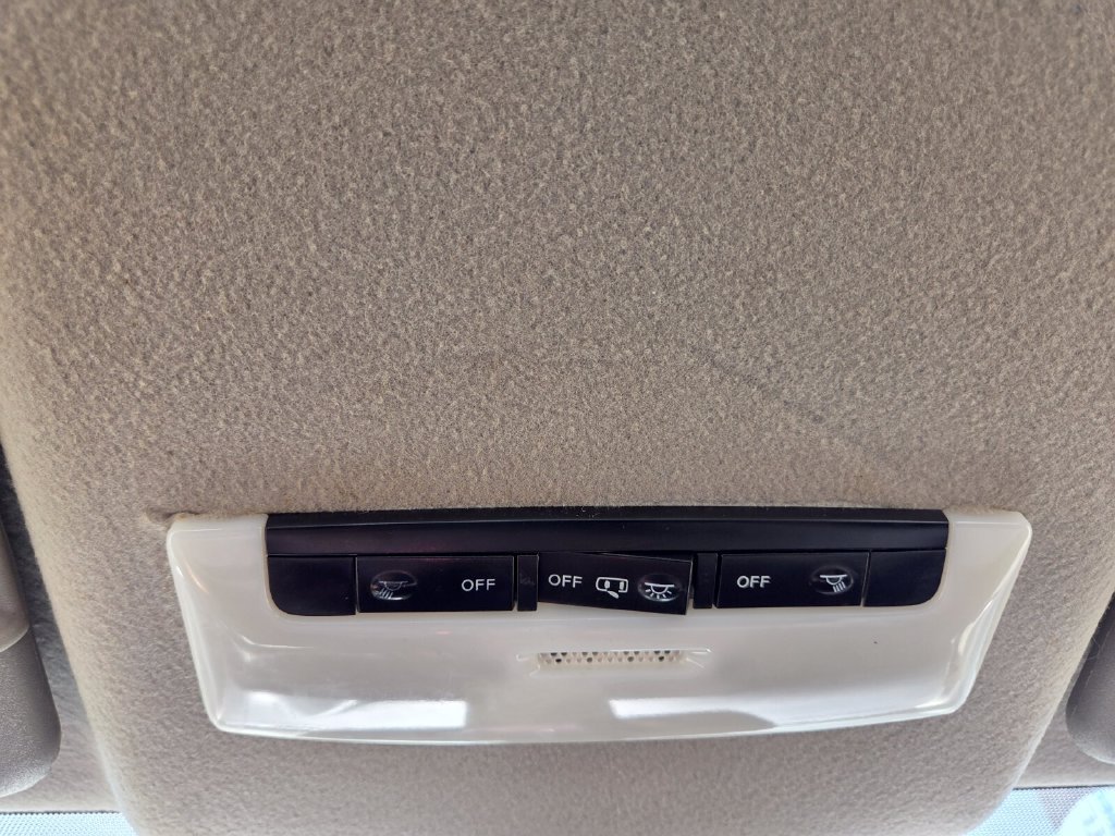 Used 2022 Nissan Versa S w/ Electronics Package FWD image 19