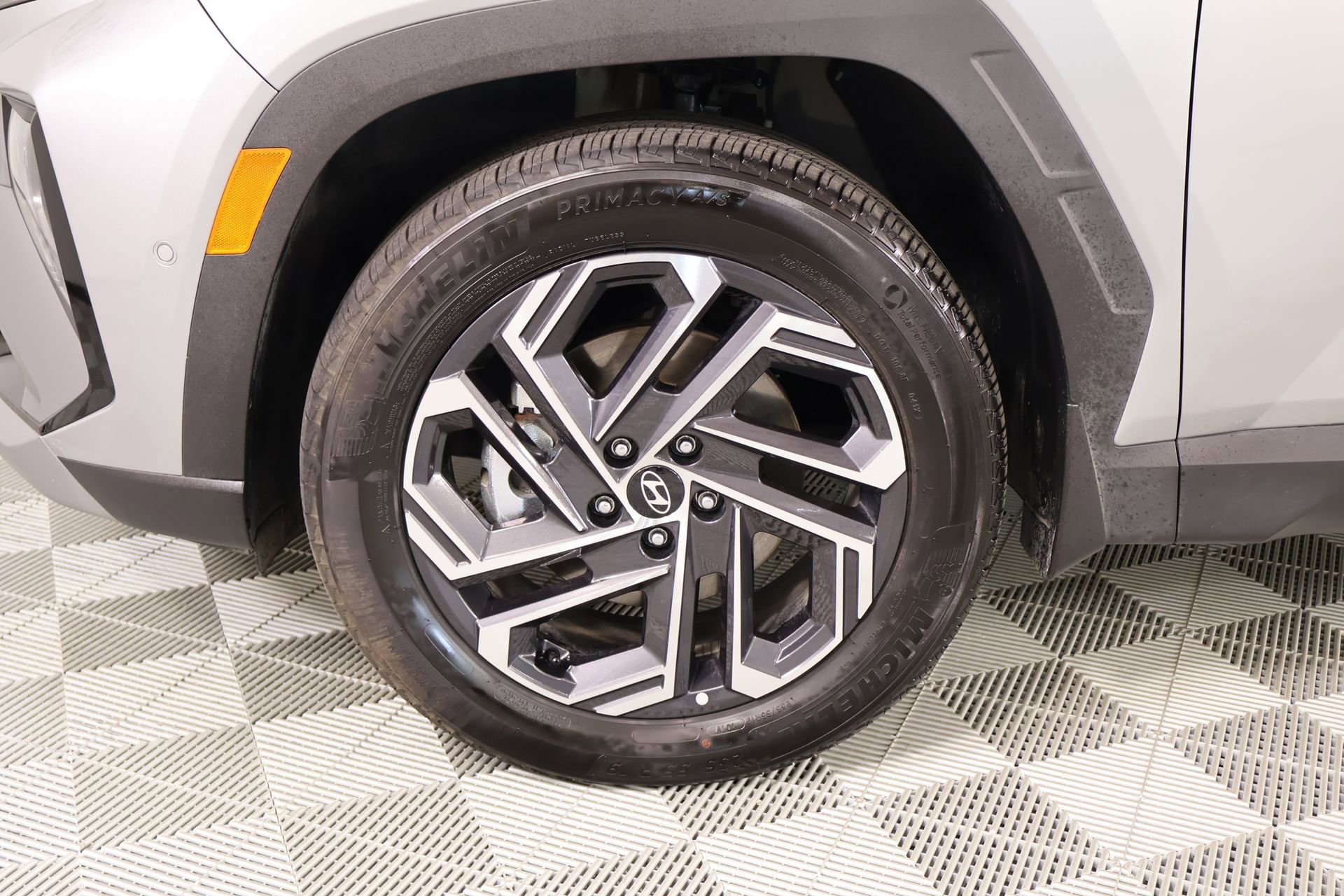 New 2025 Hyundai Tucson Limited AWD/4WD image 18