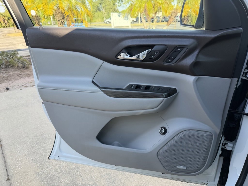 Used 2017 GMC Acadia SLT image 21