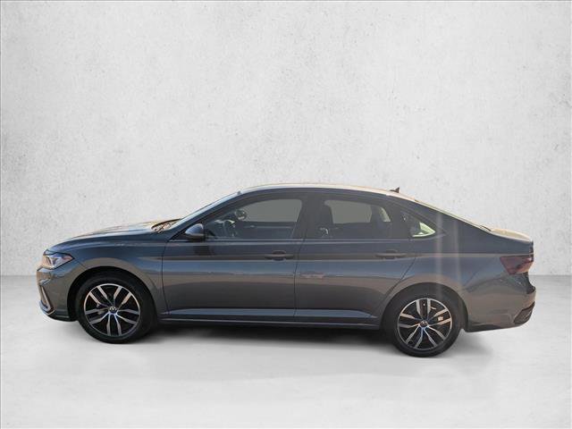 Used 2025 Volkswagen Jetta SE FWD image 8