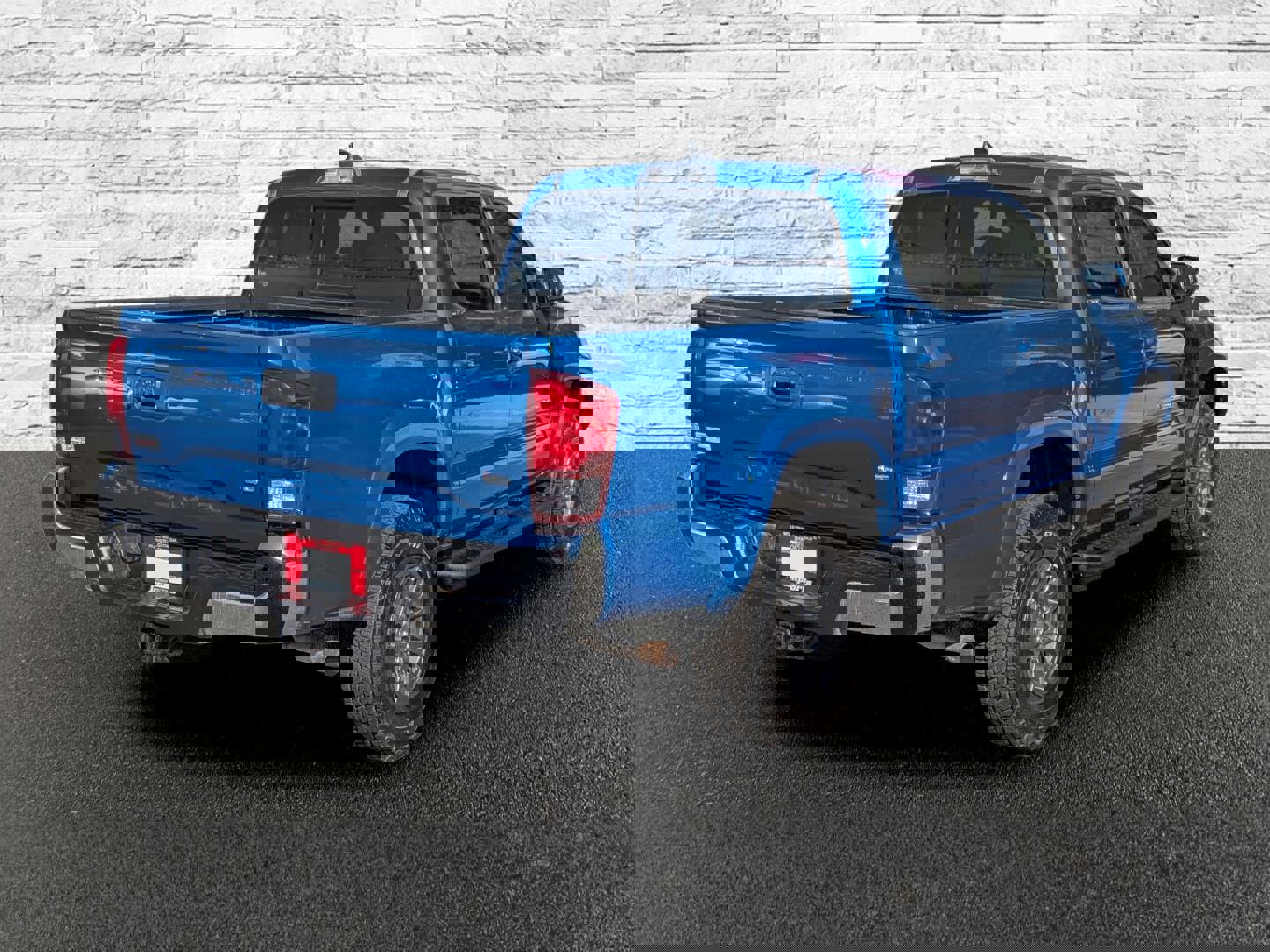 Used 2018 Toyota Tacoma SR5 image 6