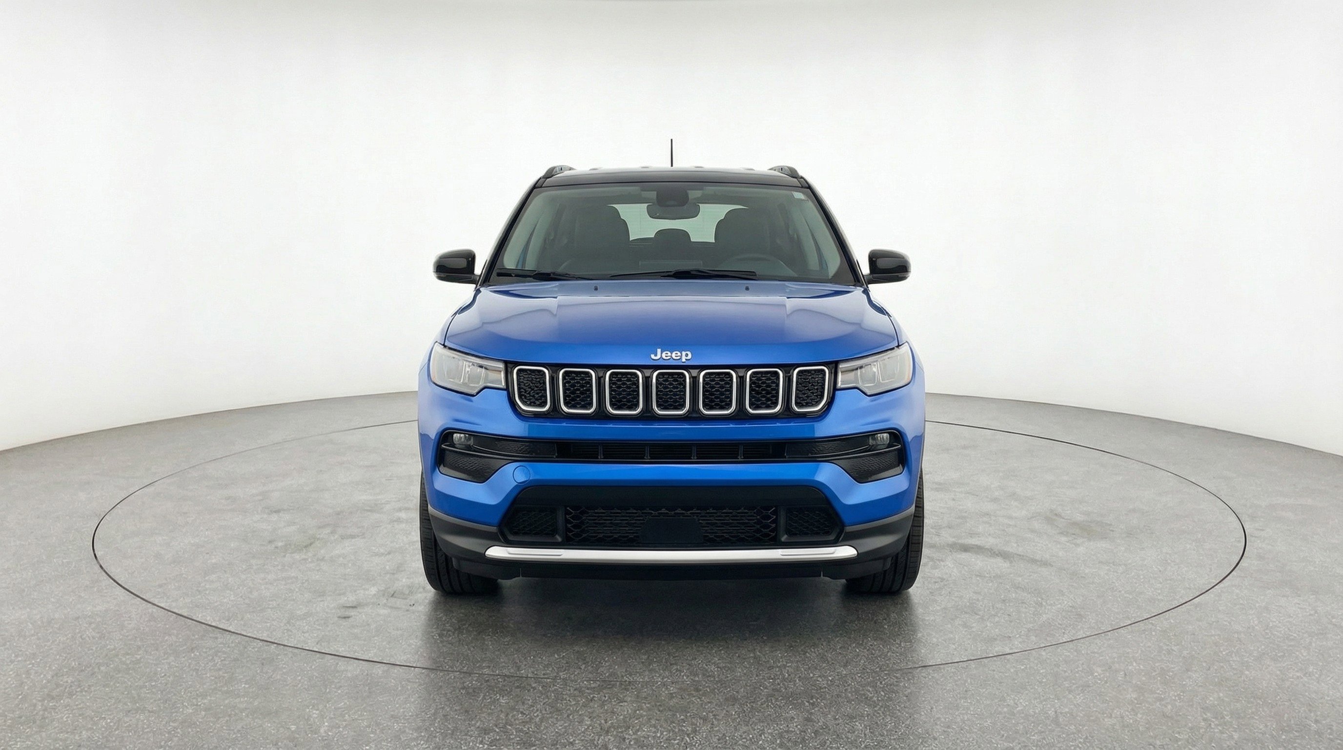 Used 2025 Jeep Compass Limited AWD/4WD image 2