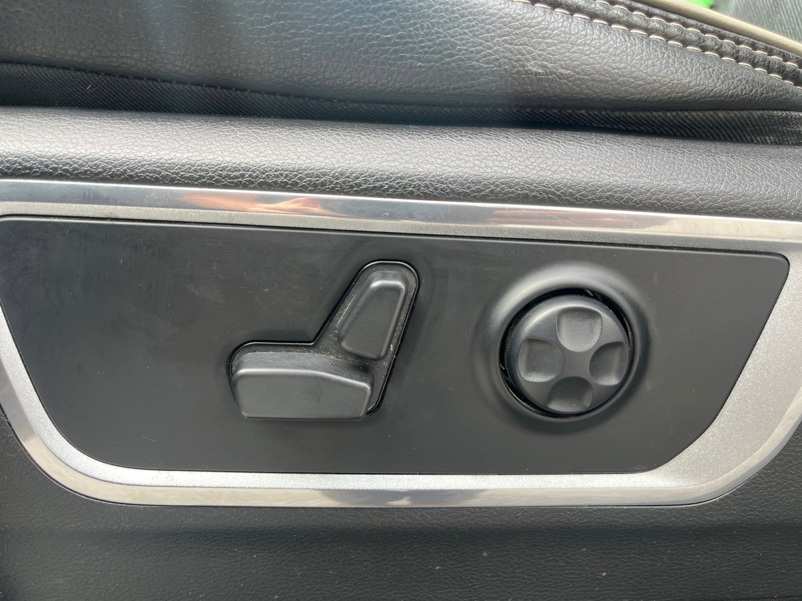 Used 2021 RAM 1500 Laramie AWD/4WD image 13