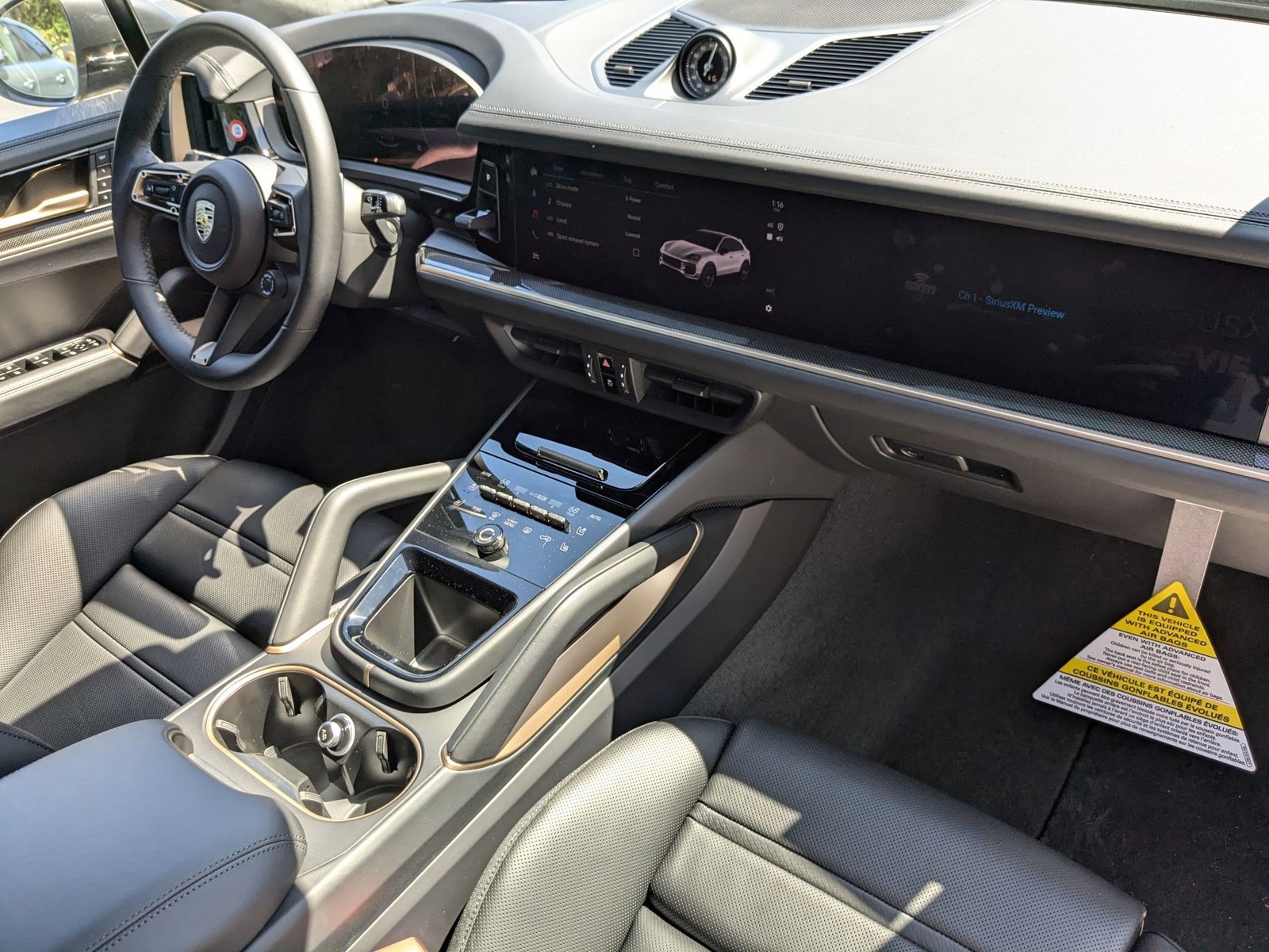 New 2025 Porsche Cayenne Turbo image 27