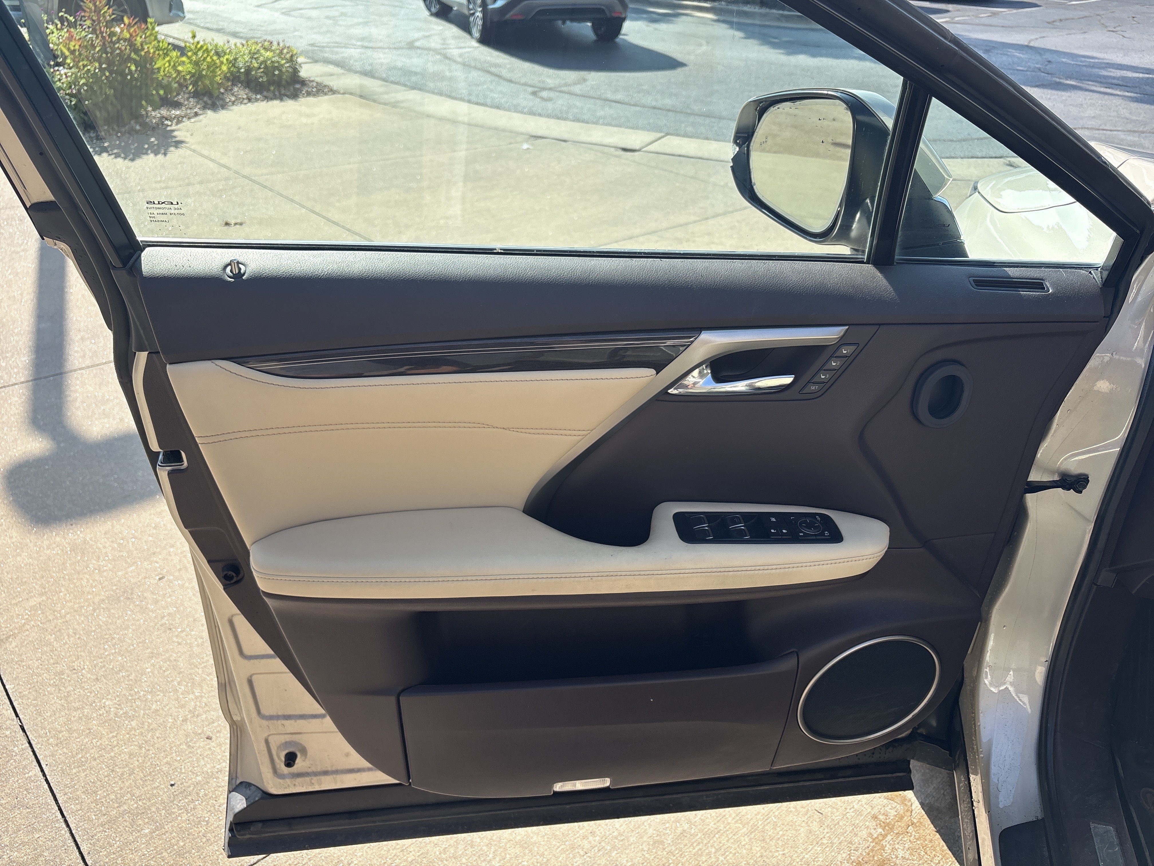 Used 2017 Lexus RX 450h AWD w/ Luxury Package image 14