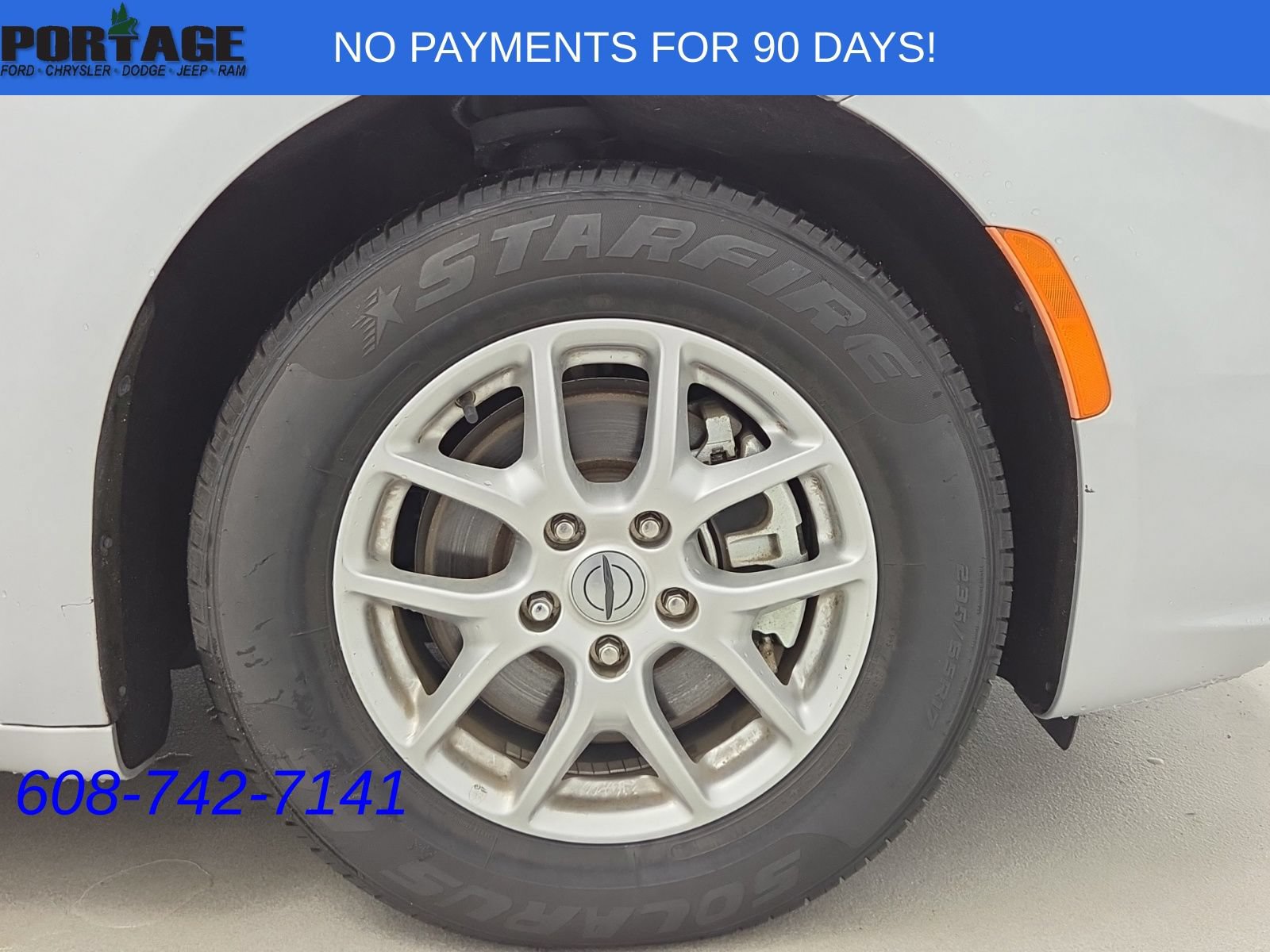 Used 2023 Chrysler Pacifica Touring-L FWD image 44