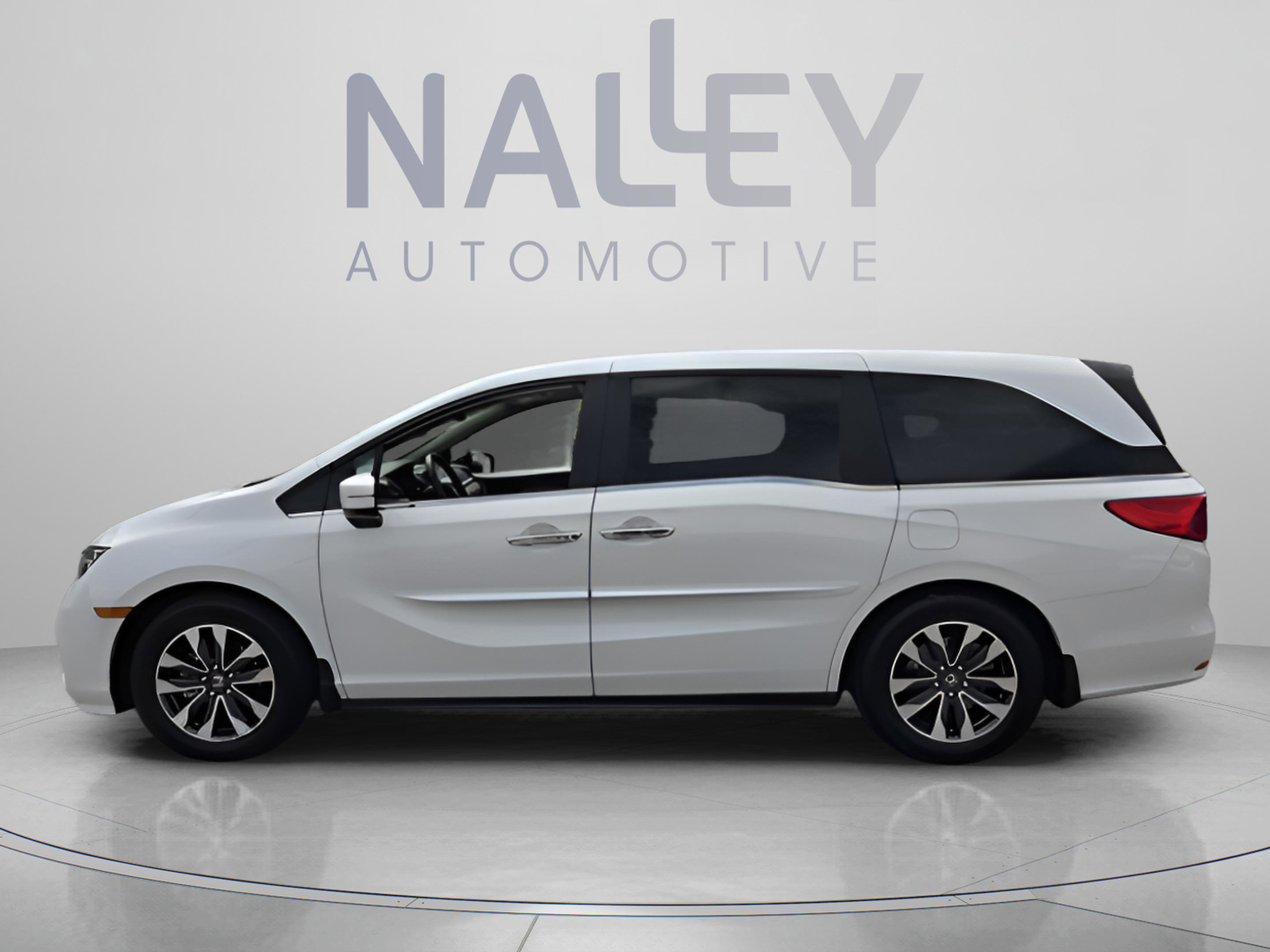 Used 2021 Honda Odyssey EX-L image 2