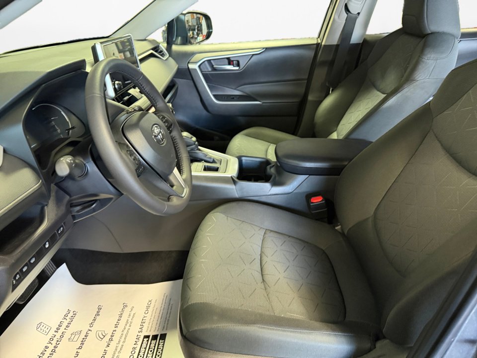 Used 2025 Toyota RAV4 XLE w/ Convenience Package AWD/4WD image 11