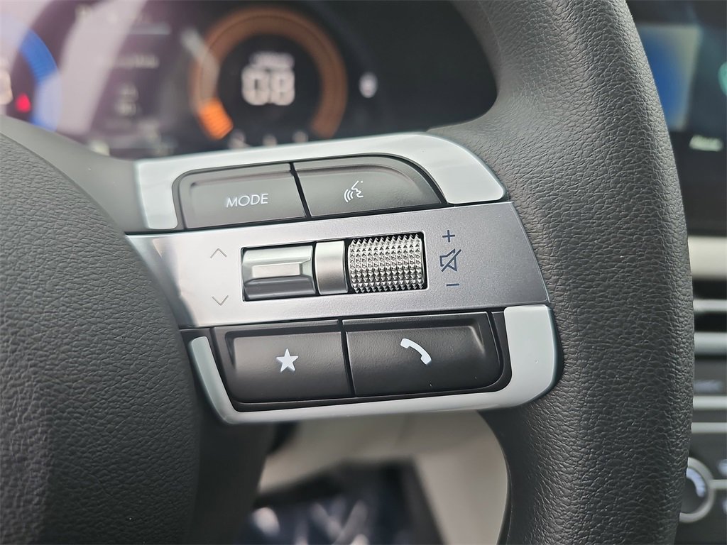 New 2026 Hyundai Tucson SE image 17