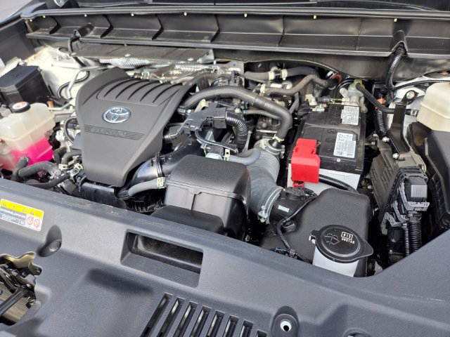 Used 2023 Toyota Highlander XLE FWD image 23