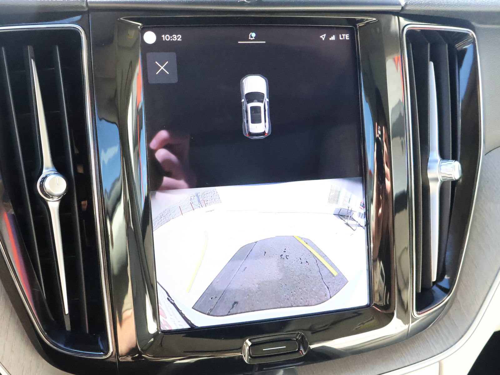 Used 2023 Volvo XC60 B5 Plus AWD/4WD image 54