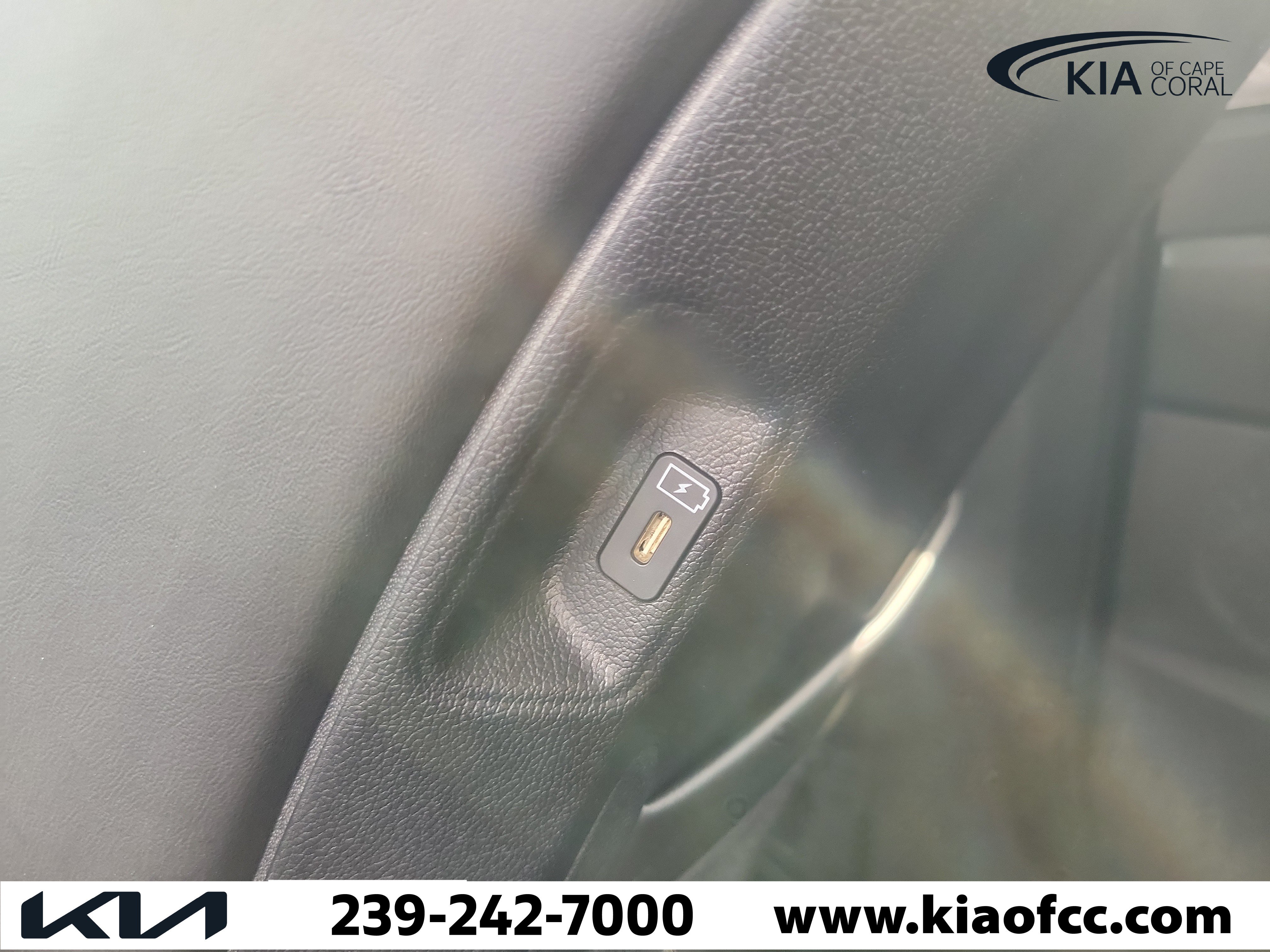 Certified 2025 Kia Sorento S w/ Panoramic Sunroof Package FWD image 17