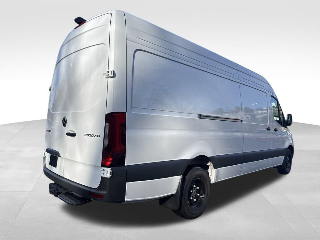 Used 2024 Mercedes-Benz Sprinter 3500 image 5