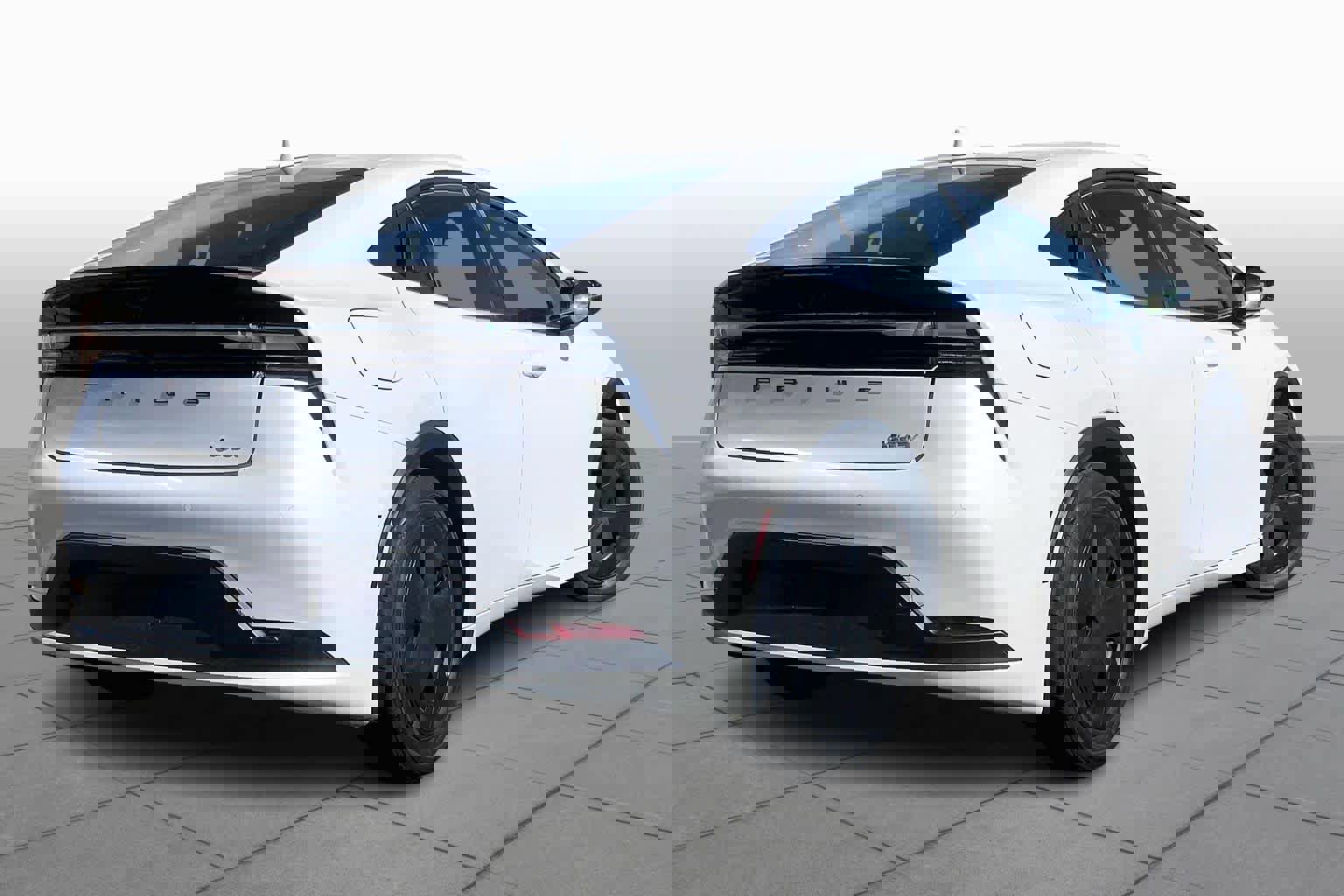 Used 2025 Toyota Prius Plug-In Hybrid image 13