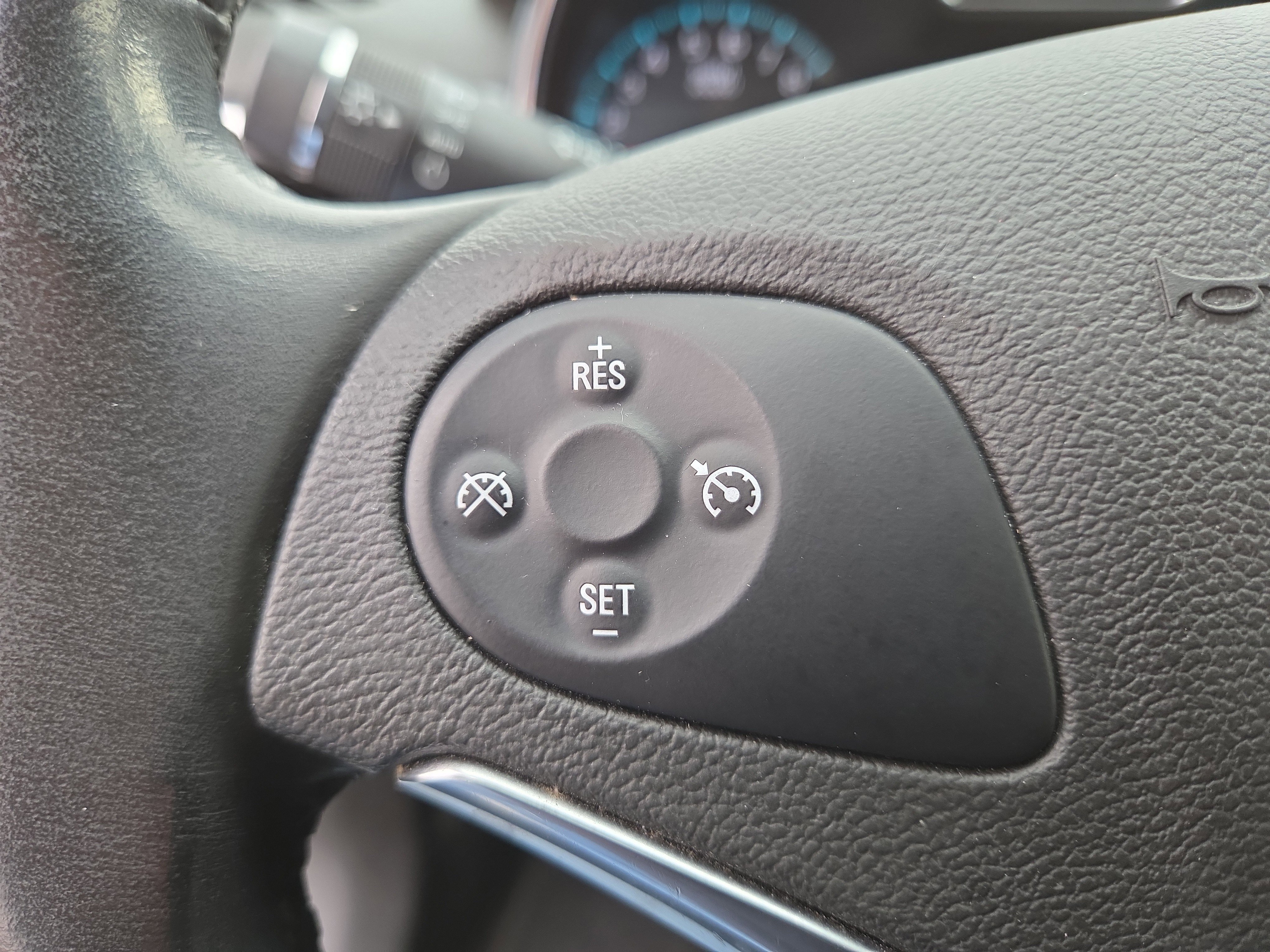 Used 2015 Chevrolet Impala LT w/ Convenience Package image 29