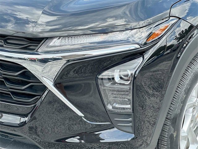 Used 2024 Chevrolet Trax LS w/ LS Convenience Package image 7