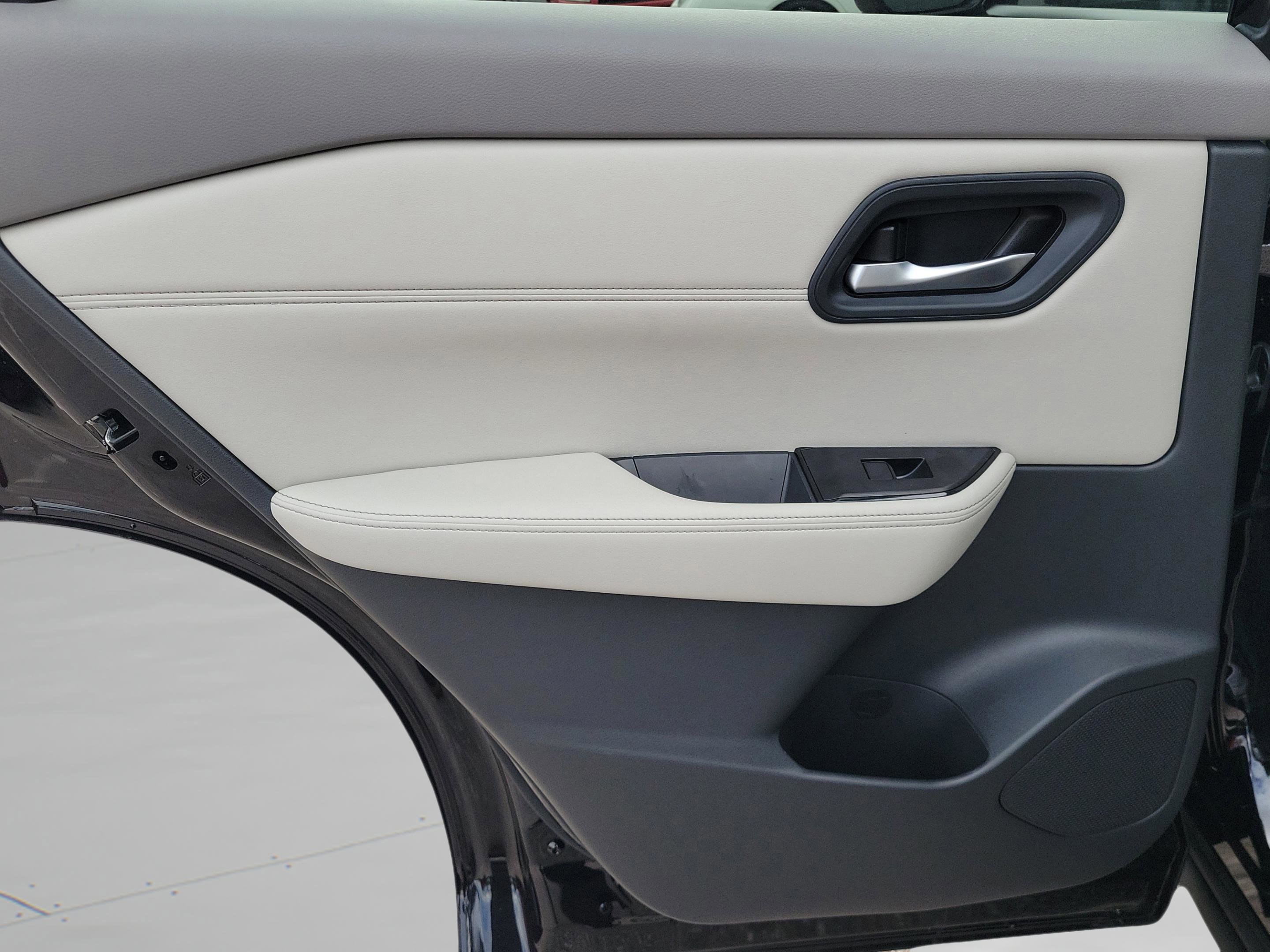 New 2026 Nissan Rogue SV FWD image 31