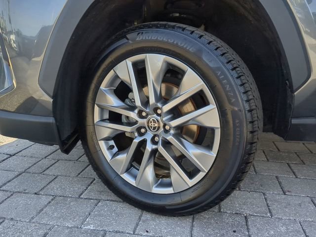 Used 2022 Toyota RAV4 XLE Premium image 34