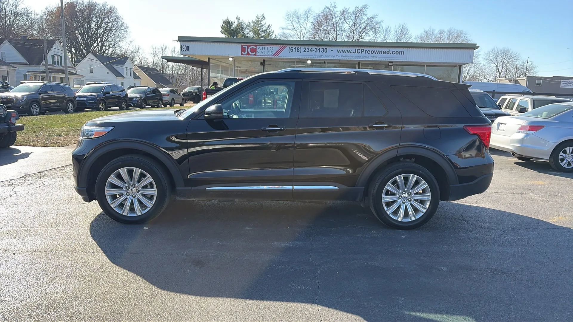 Used 2024 Ford Explorer Limited w/ Equipment Group 301A image 8
