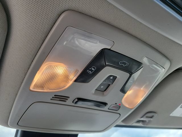 Used 2020 Toyota Sienna XLE w/ XLE Navigation Package FWD image 19