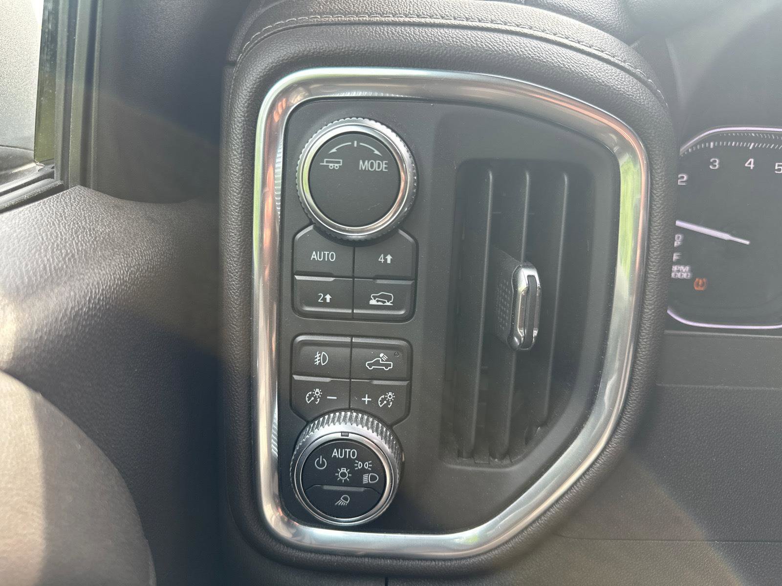 Used 2020 GMC Sierra 1500 SLT w/ SLT Premium Package AWD/4WD image 20