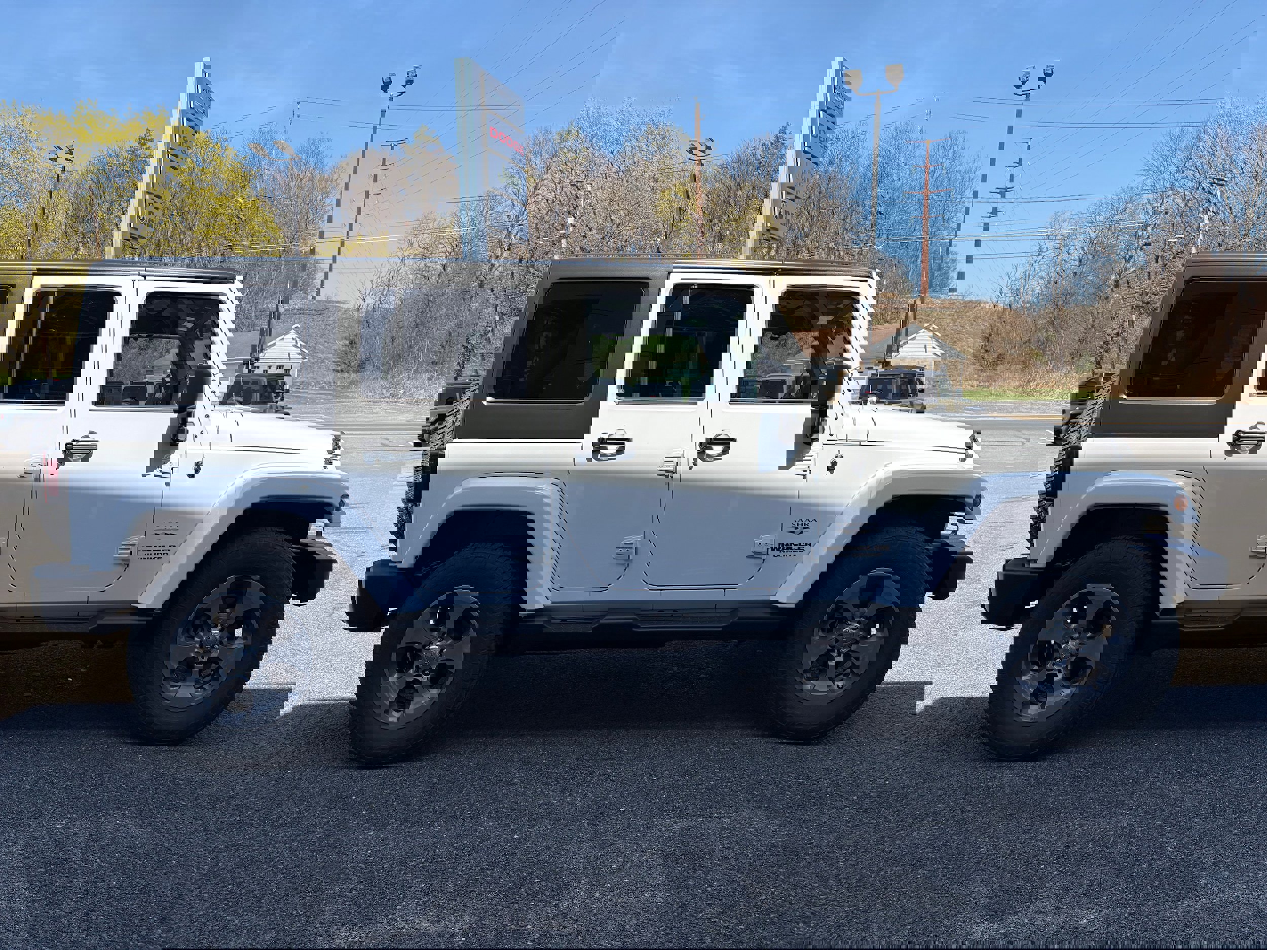 Certified 2017 Jeep Wrangler Unlimited Sahara w/ Connectivity Group image 7