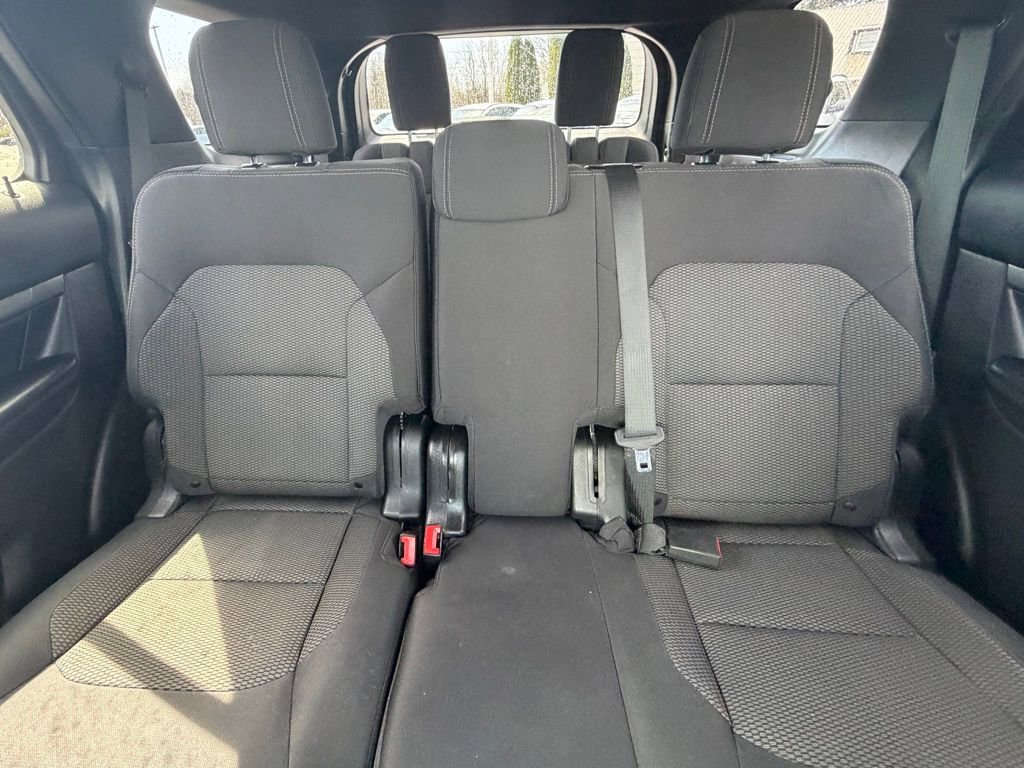 Used 2018 Ford Explorer XLT image 18