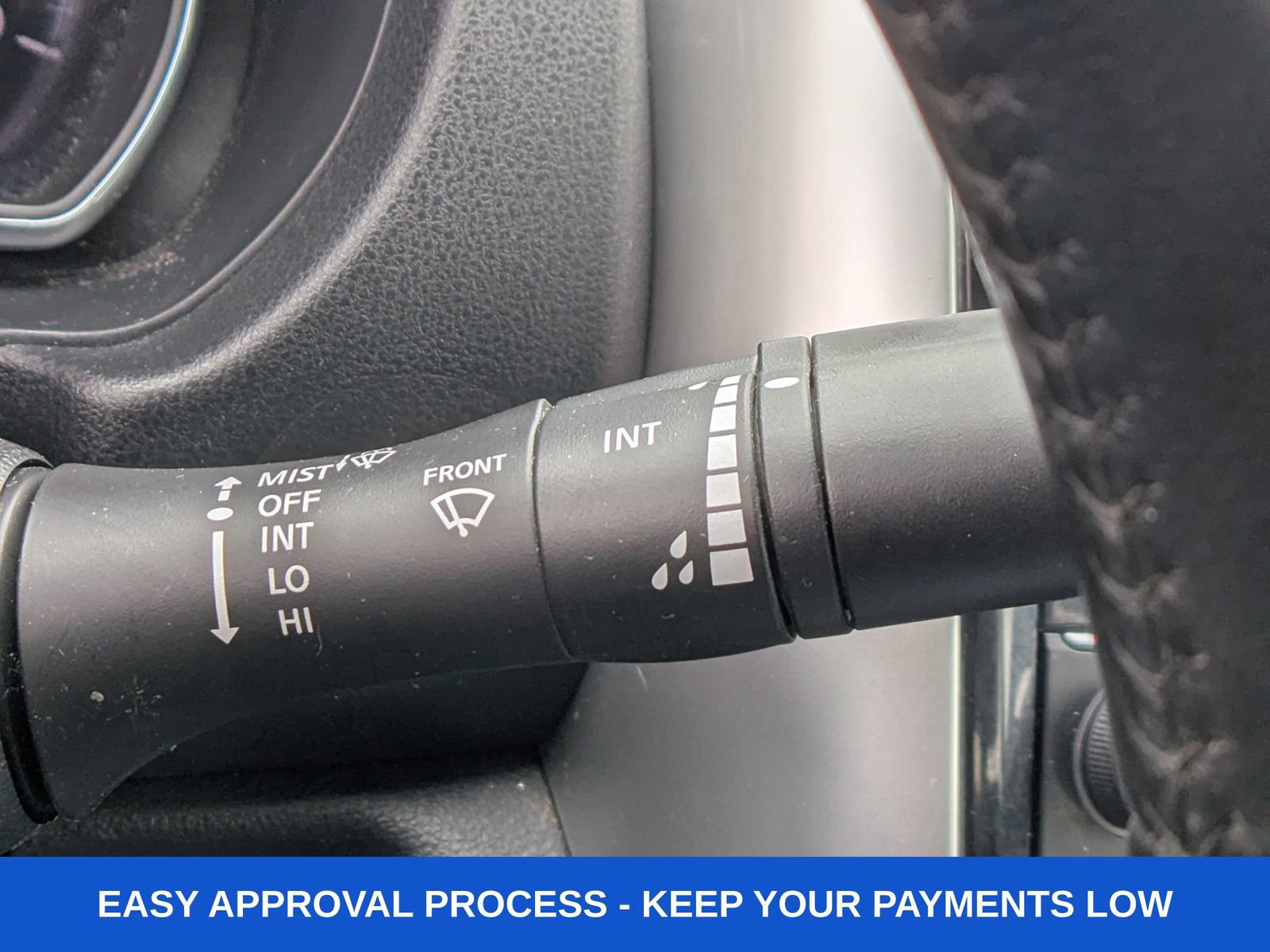 Used 2017 Nissan Versa SV w/ SV Special Edition Package image 43