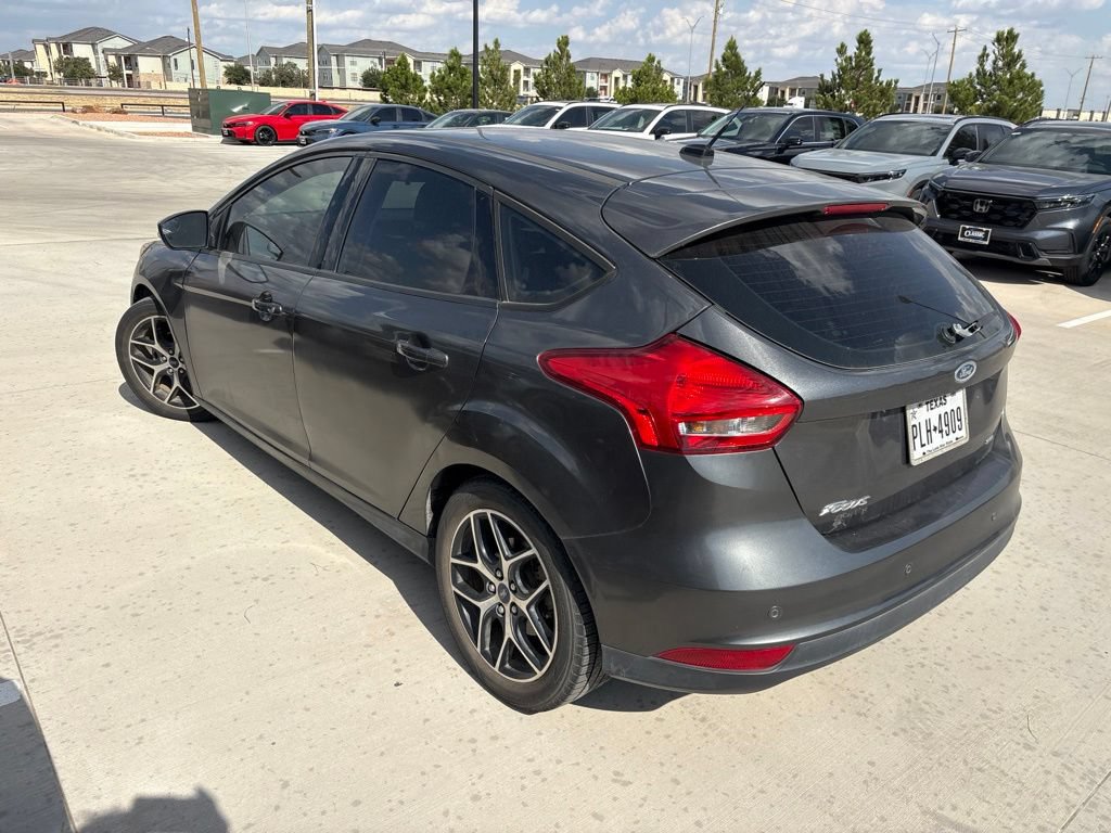 Used 2018 Ford Focus SEL w/ Cold Weather Package FWD image 4