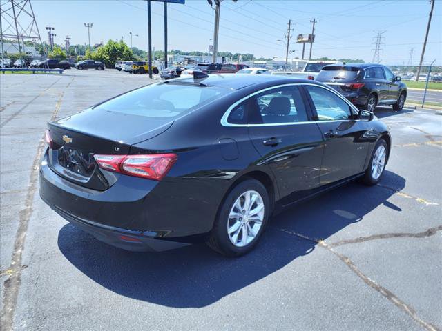 Used 2019 Chevrolet Malibu LT w/ Driver Confidence Package image 4