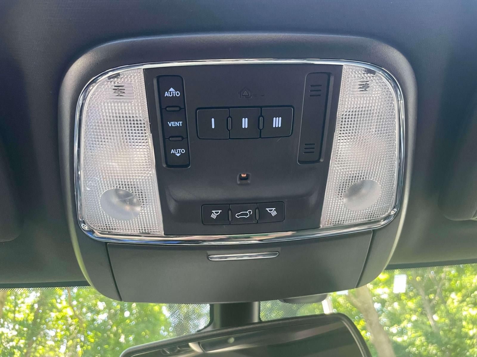Used 2016 Jeep Grand Cherokee Limited AWD/4WD image 30