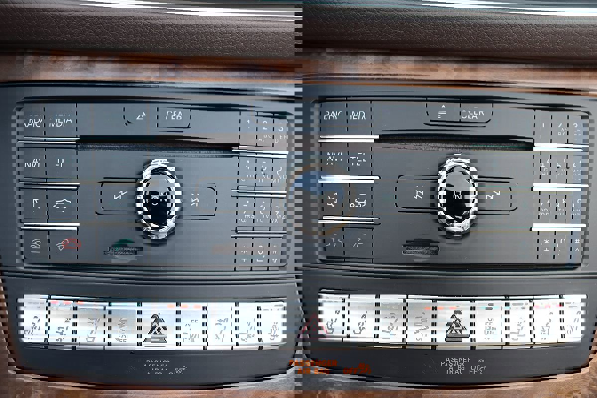 Used 2017 Mercedes-Benz SL 550 w/ Driver Assistance Package image 26