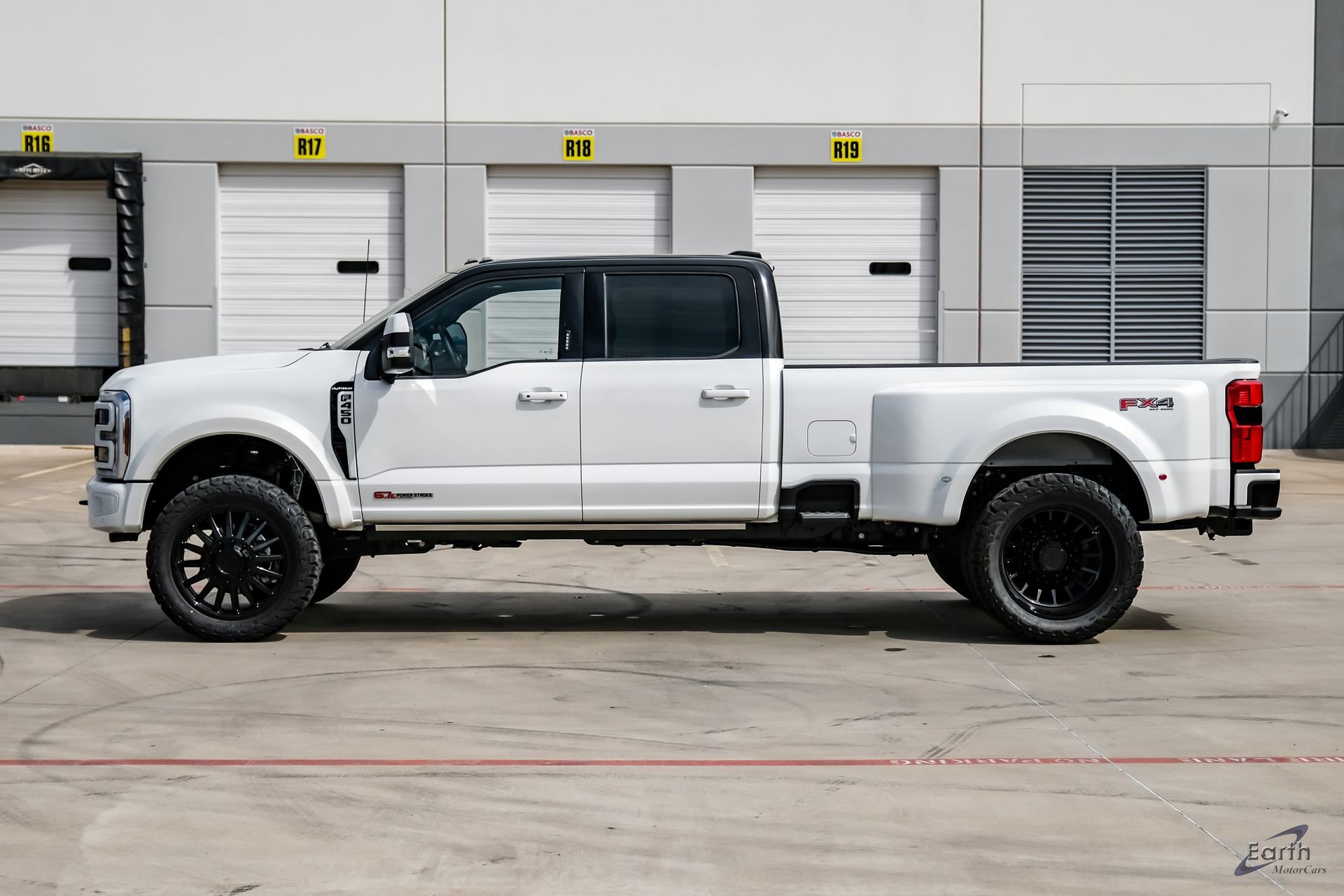 Used 2026 Ford F450 Platinum w/ FX4 Off-Road Package image 6