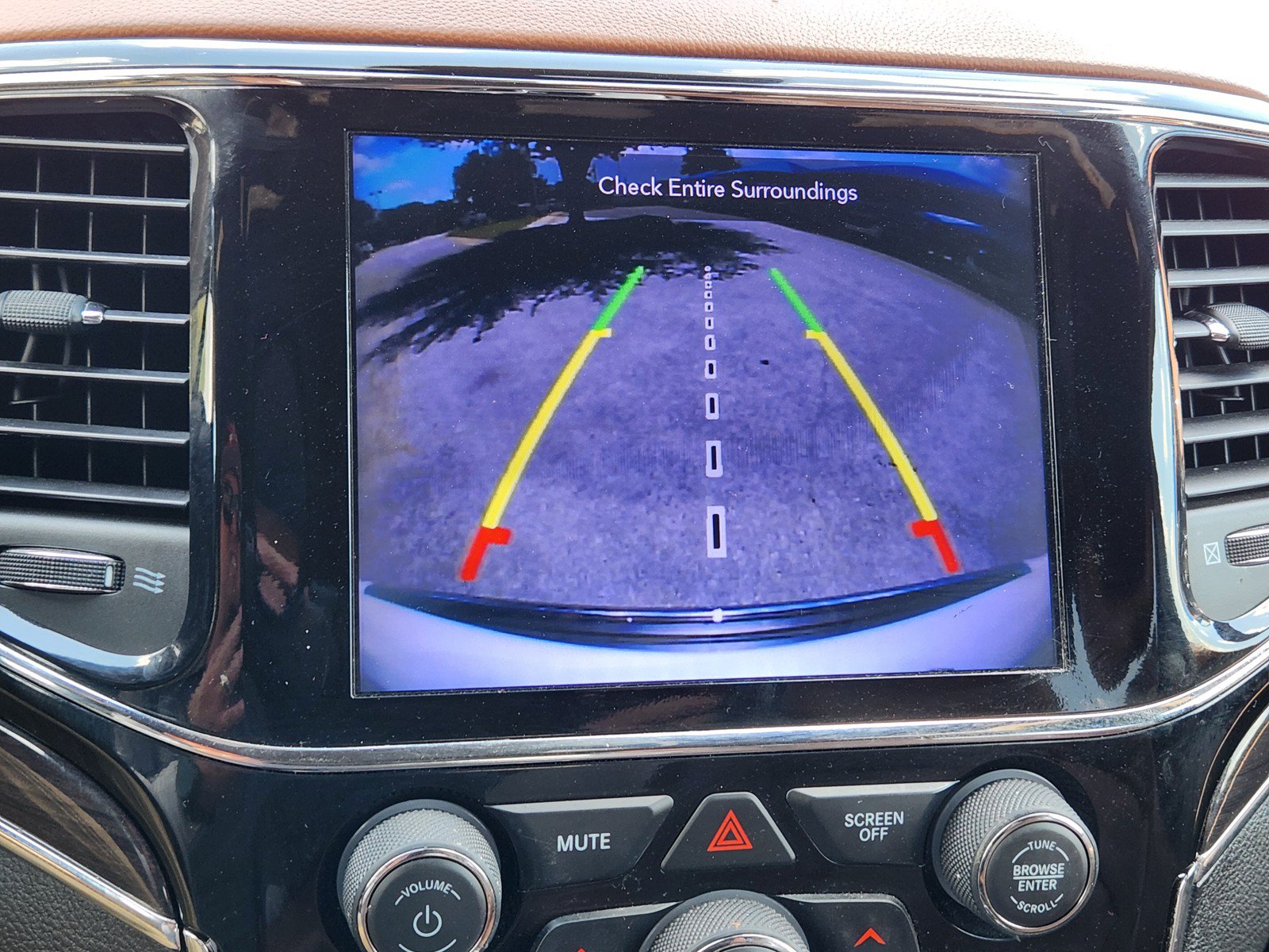 Used 2020 Jeep Grand Cherokee Overland RWD image 8