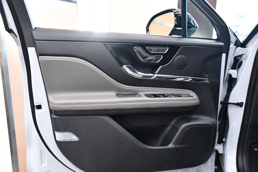 New 2026 Lincoln Corsair Premiere image 21
