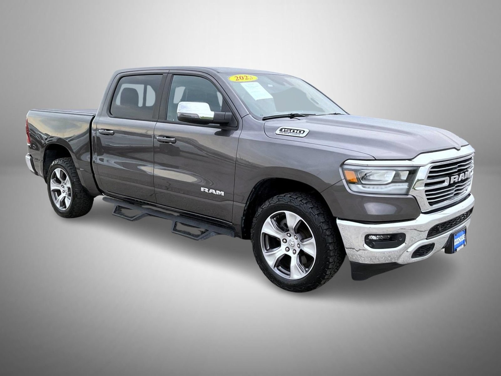 Used 2023 RAM 1500 Laramie AWD/4WD image 3