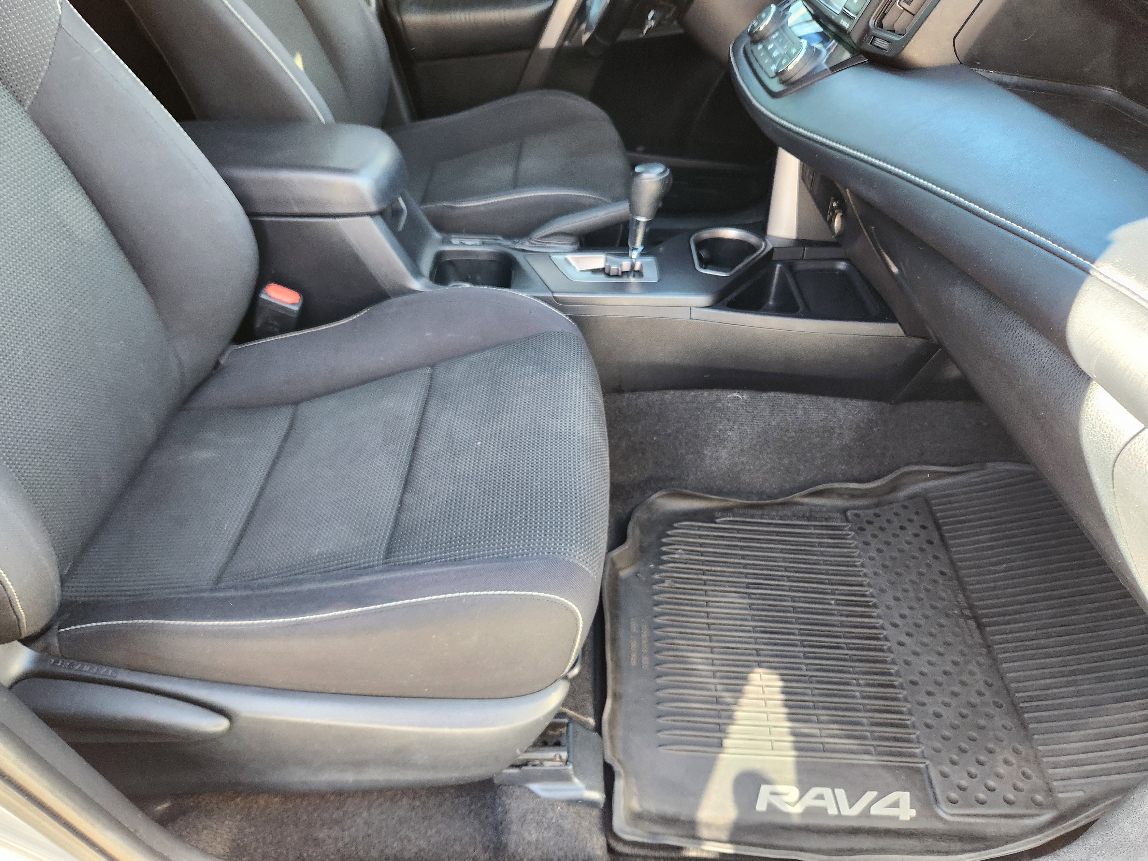 Used 2016 Toyota RAV4 XLE image 17