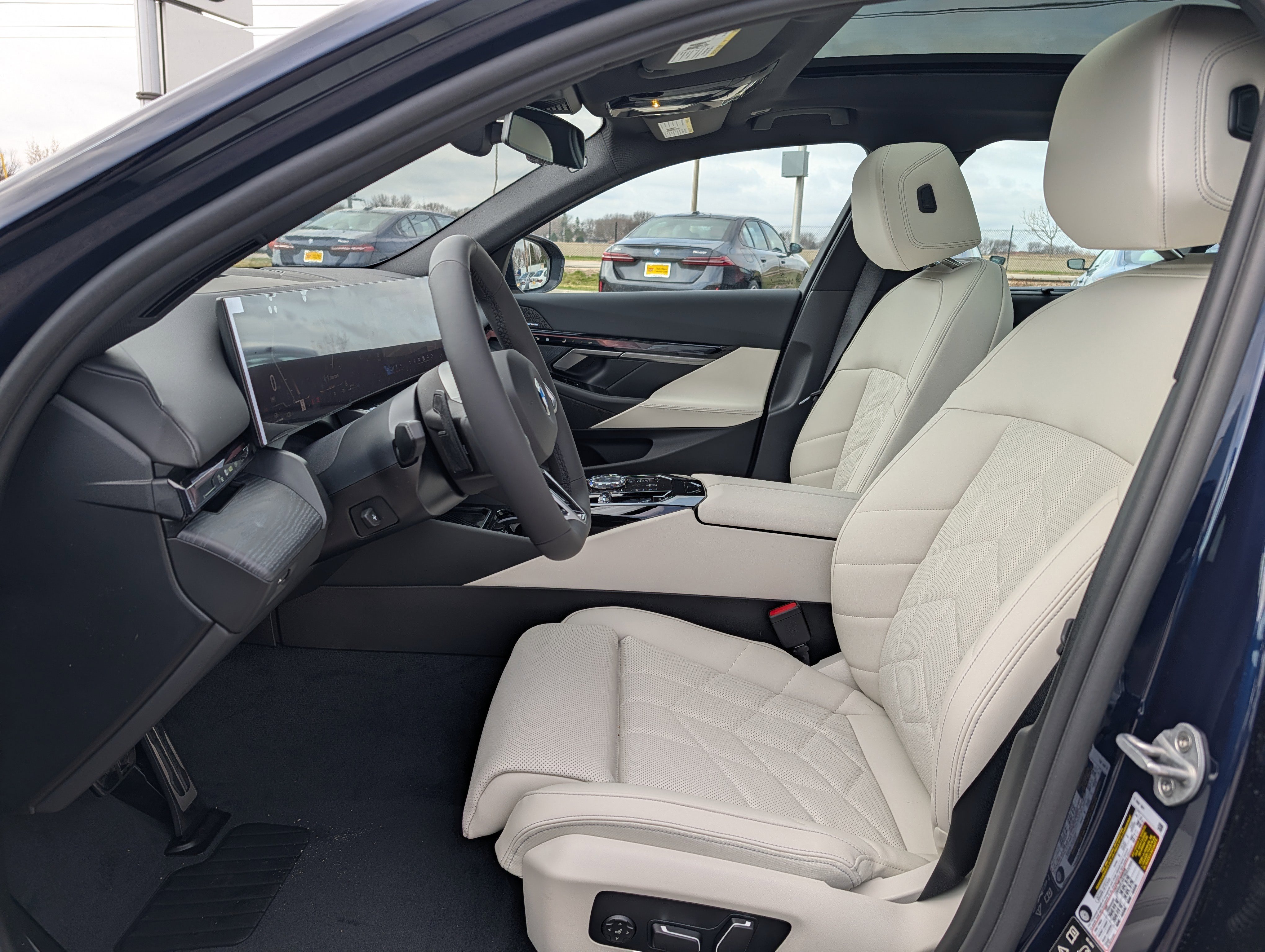 New 2026 BMW 540i xDrive w/ Executive Package AWD/4WD image 5