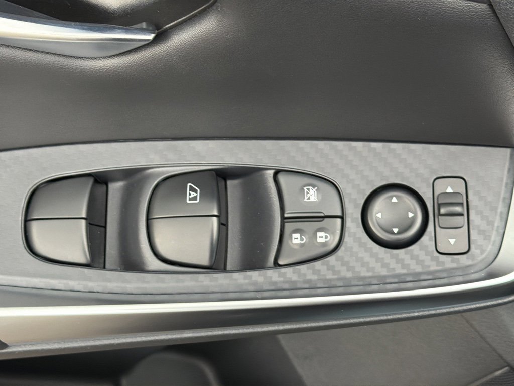 Used 2024 Nissan Sentra SR w/ SR Premium Package image 18