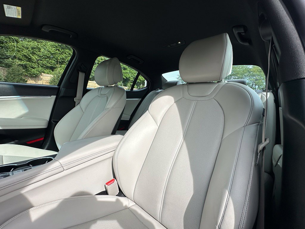 Used 2025 Genesis G70 2.5T RWD image 17